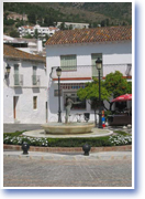 La nina - Place centrale de Benalmadena Pueblo